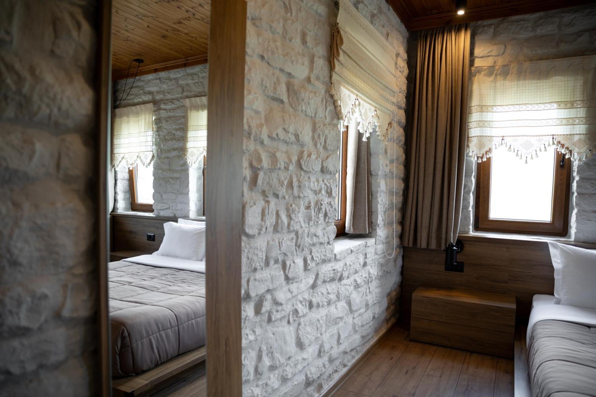The Stone Sky Hotel จีโรคาสเตอร์ ภายนอก รูปภาพ