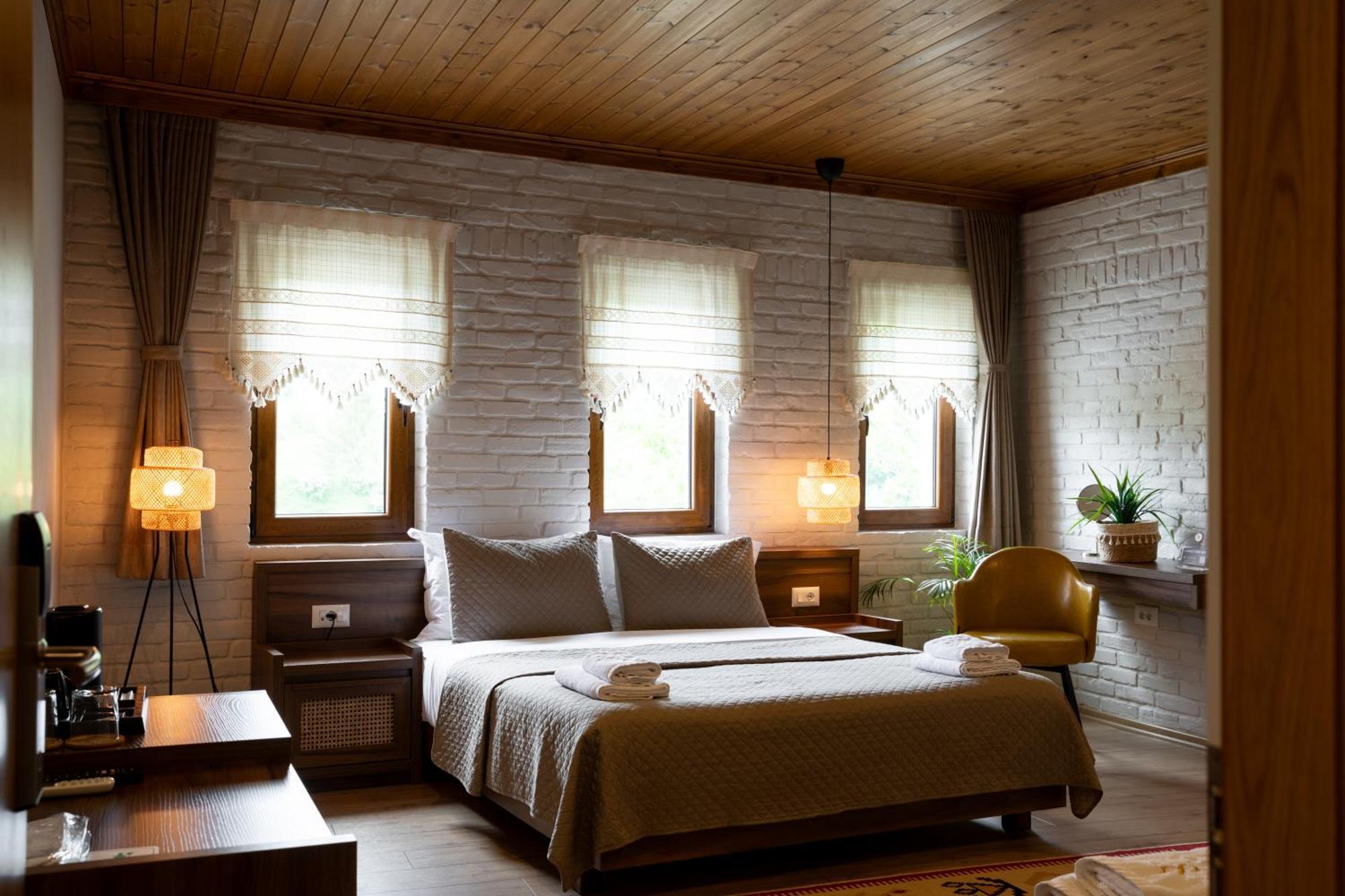The Stone Sky Hotel จีโรคาสเตอร์ ภายนอก รูปภาพ