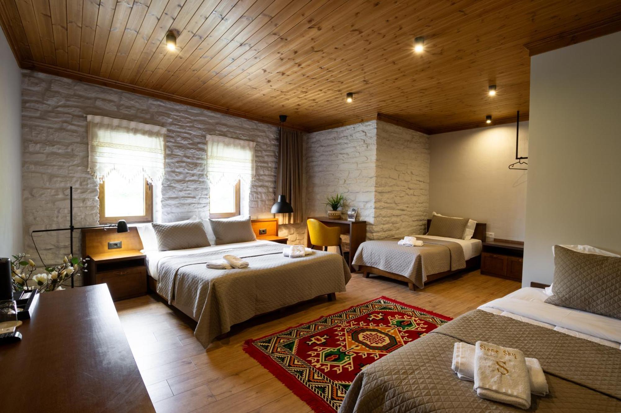 The Stone Sky Hotel จีโรคาสเตอร์ ภายนอก รูปภาพ