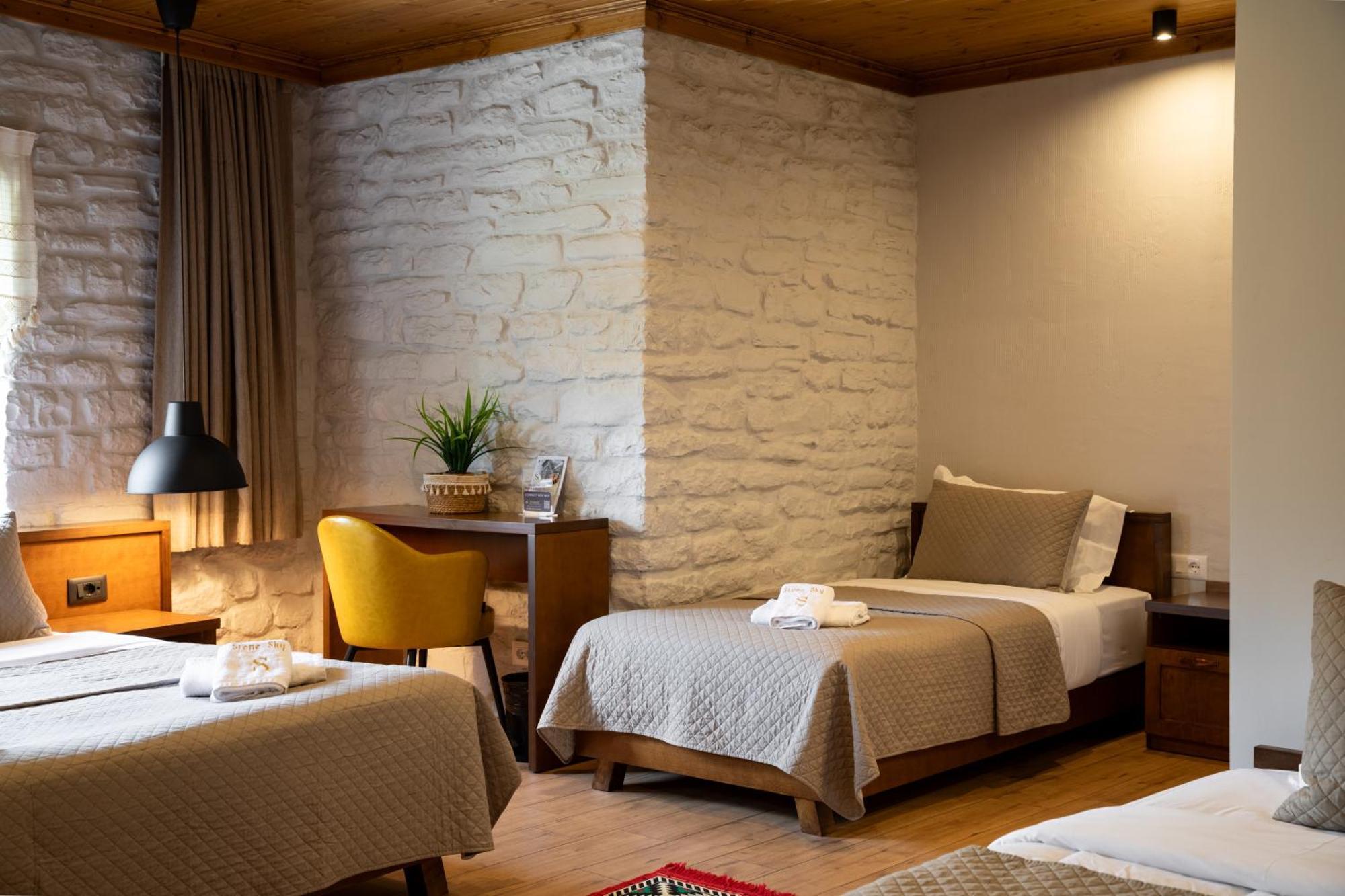 The Stone Sky Hotel จีโรคาสเตอร์ ภายนอก รูปภาพ