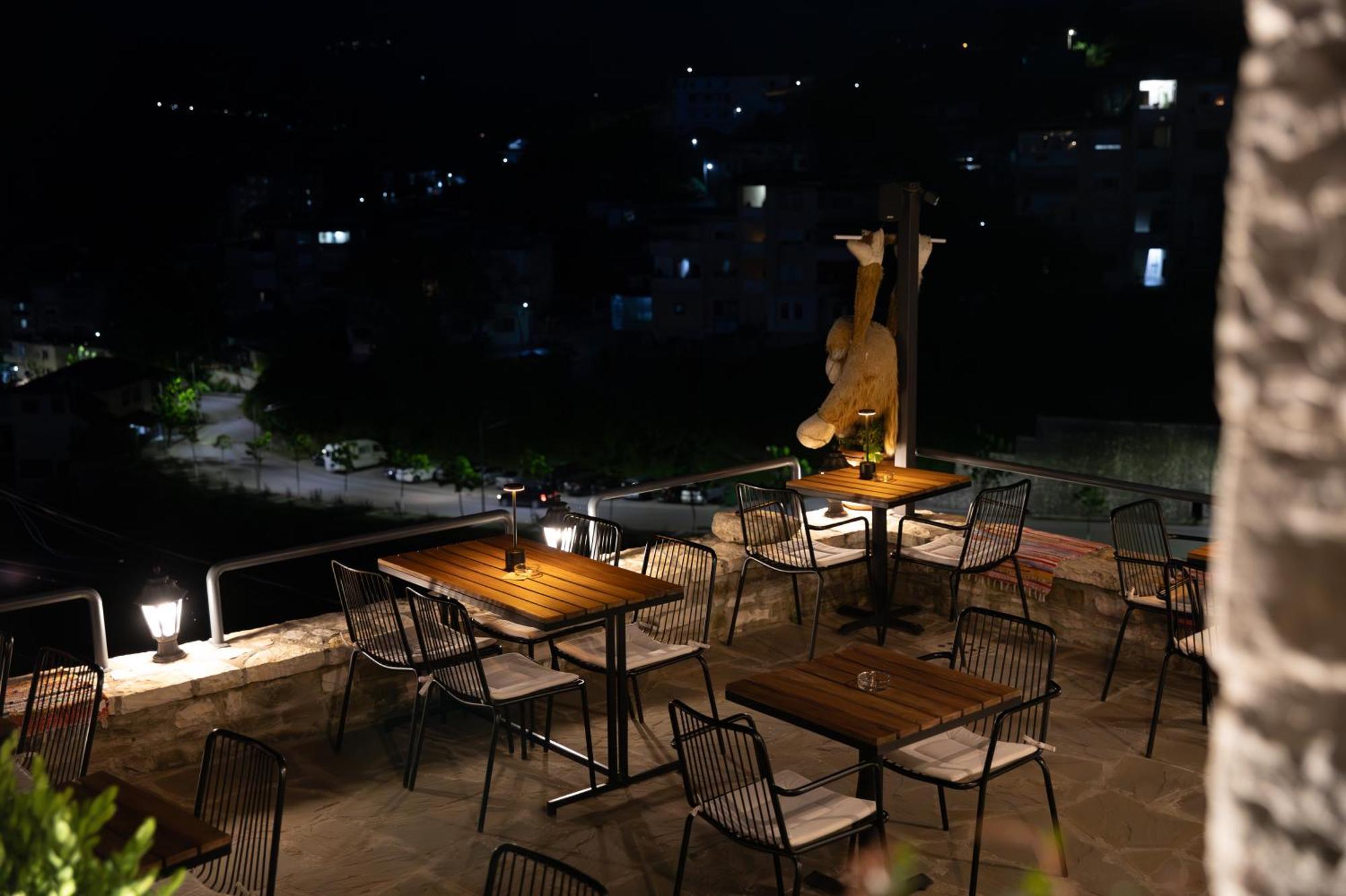 The Stone Sky Hotel จีโรคาสเตอร์ ภายนอก รูปภาพ