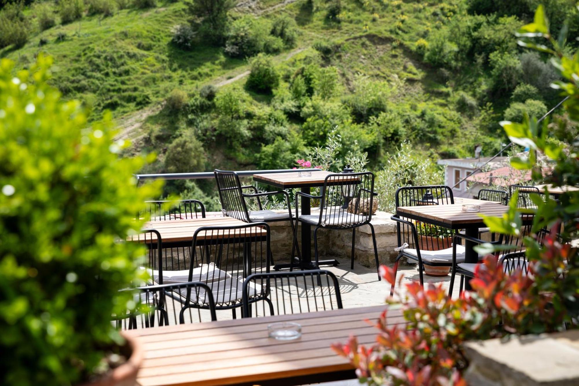 The Stone Sky Hotel จีโรคาสเตอร์ ภายนอก รูปภาพ